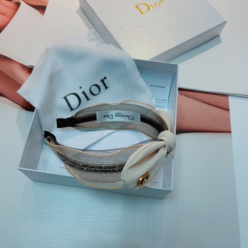 CHRISTIAN DIOR